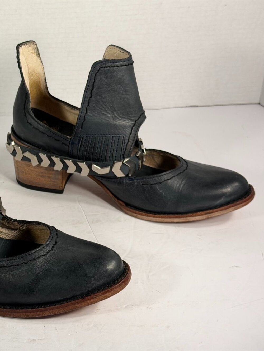 Freebird By Steven size women's 8